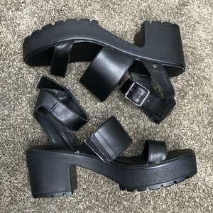 SOLD Black platform chunky heel sandals